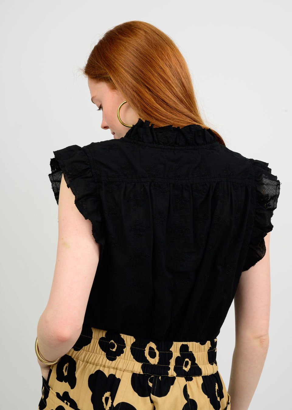 RUFFLED BLACK EYELET