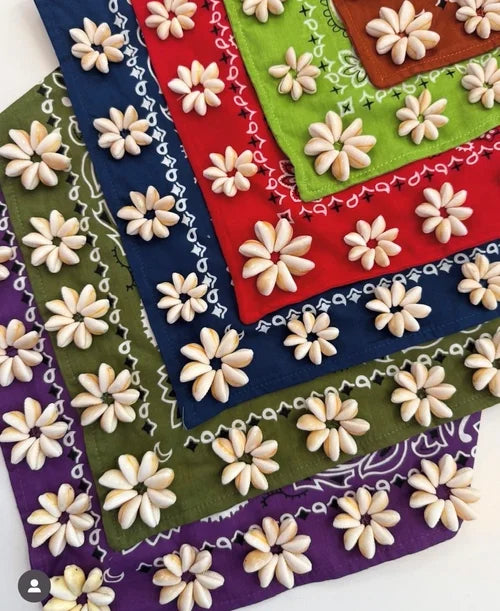 ROSETTE COWRIE BANDANA