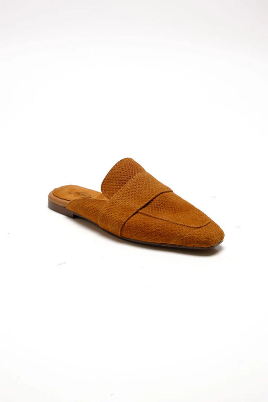 AT EASE EMBOSSED LOAFER