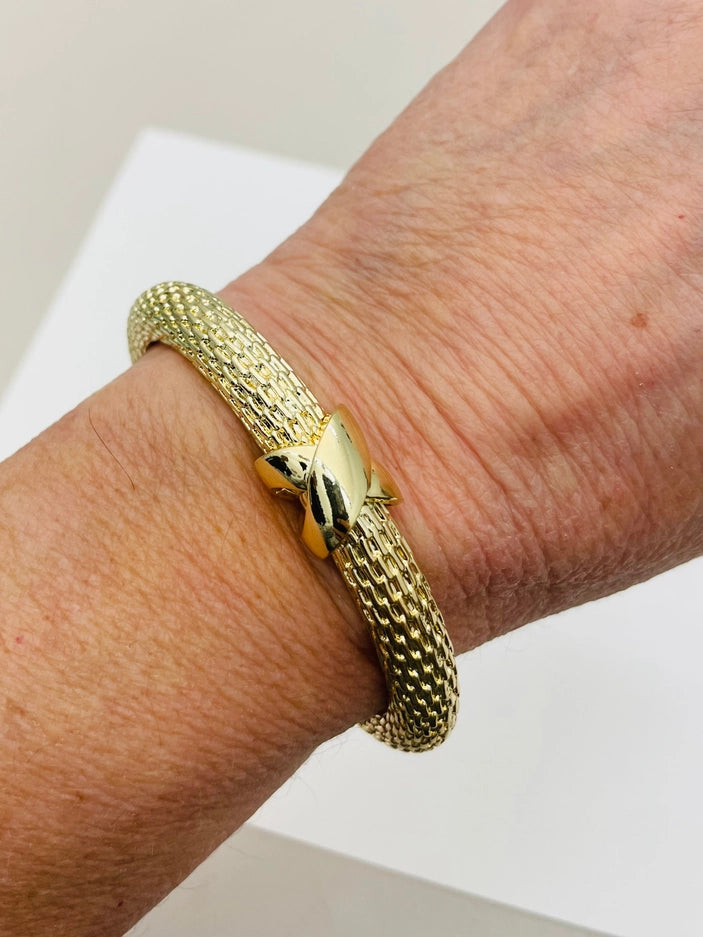 GOLD WOVEN HINGED BRACELET