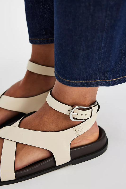 ANYA CRISS CROSS FOOT FREE PEOPLSANDAL