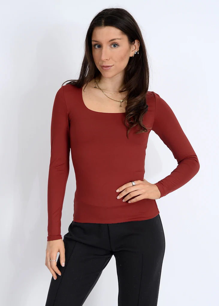 CHILLI SCOOP NECK