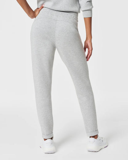 AIRESSENTIALS TAPERED SWEAT PANT