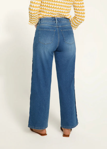 OLIVIA WIDE BUTTON LEG