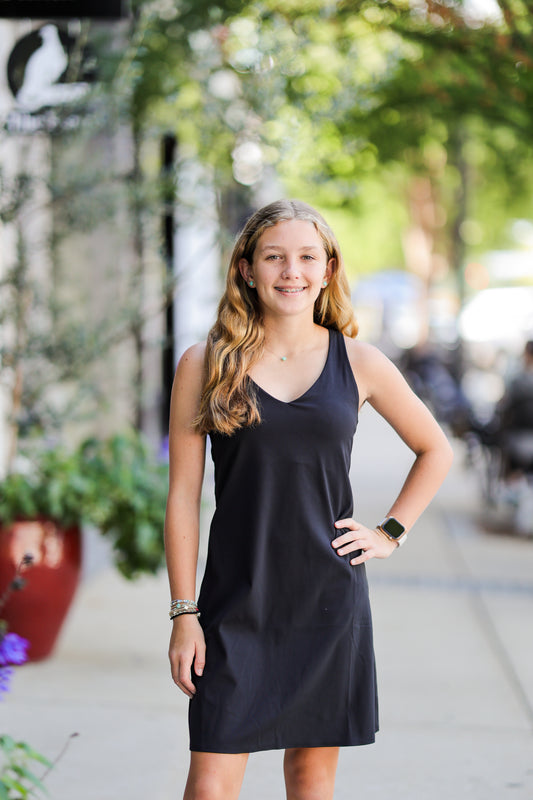 GET MOVING V-NECK DRESS