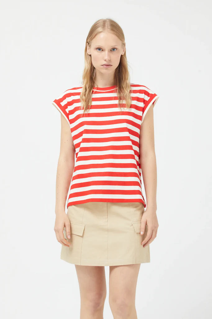 RED STRIPE TOP