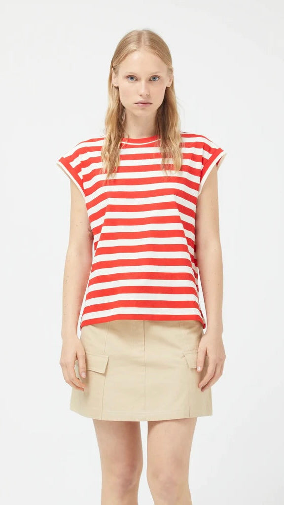RED STRIPE TOP
