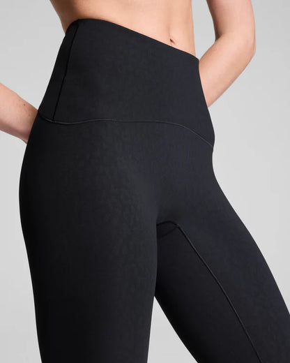 SPANX 7/8 EMBOSSED LEOPARD LEGGING