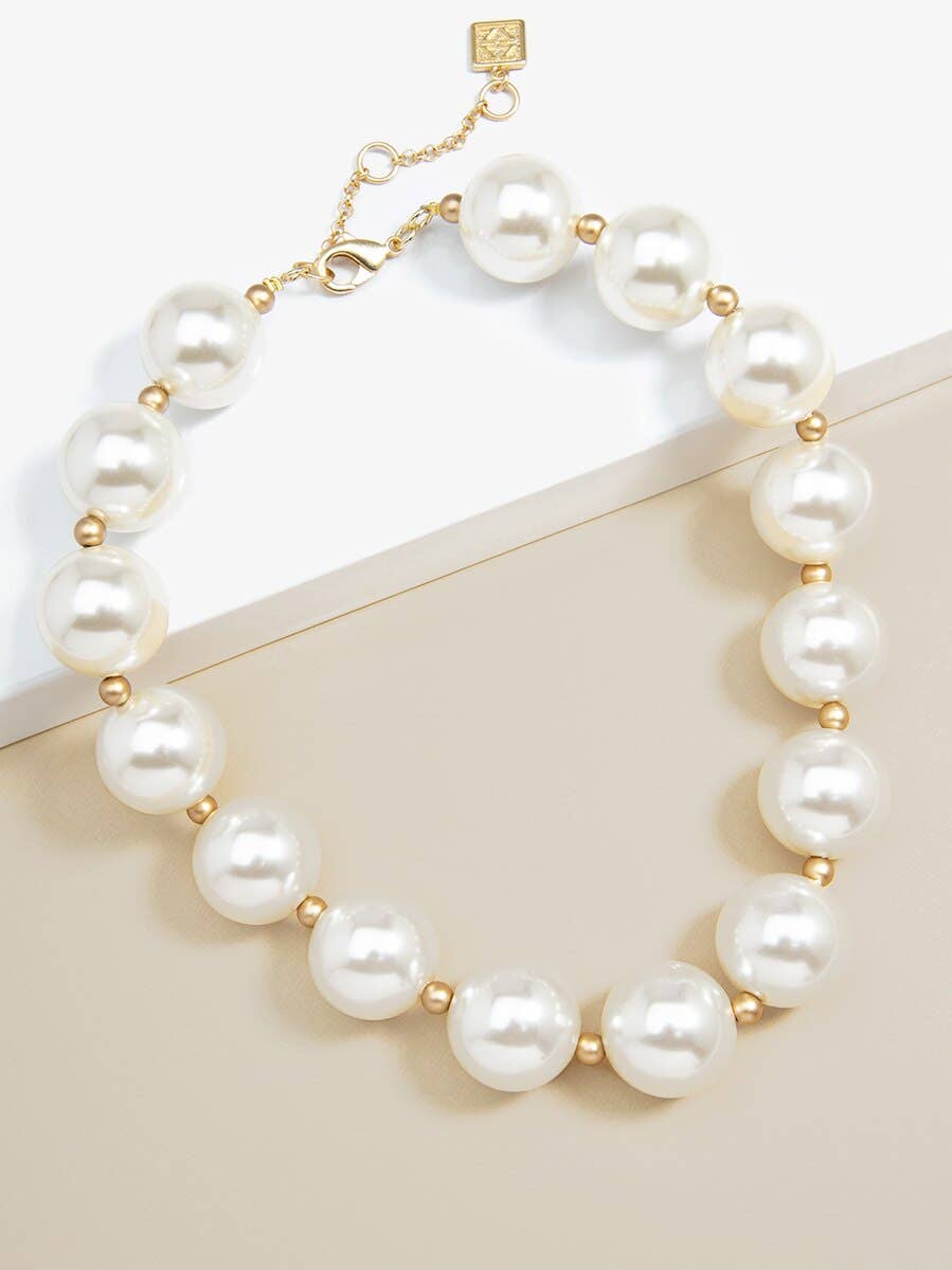 OVERSIZED PEARL COLLAR