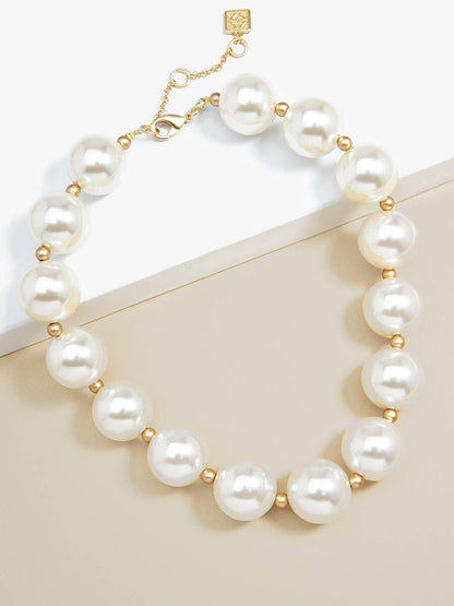 OVERSIZED PEARL COLLAR