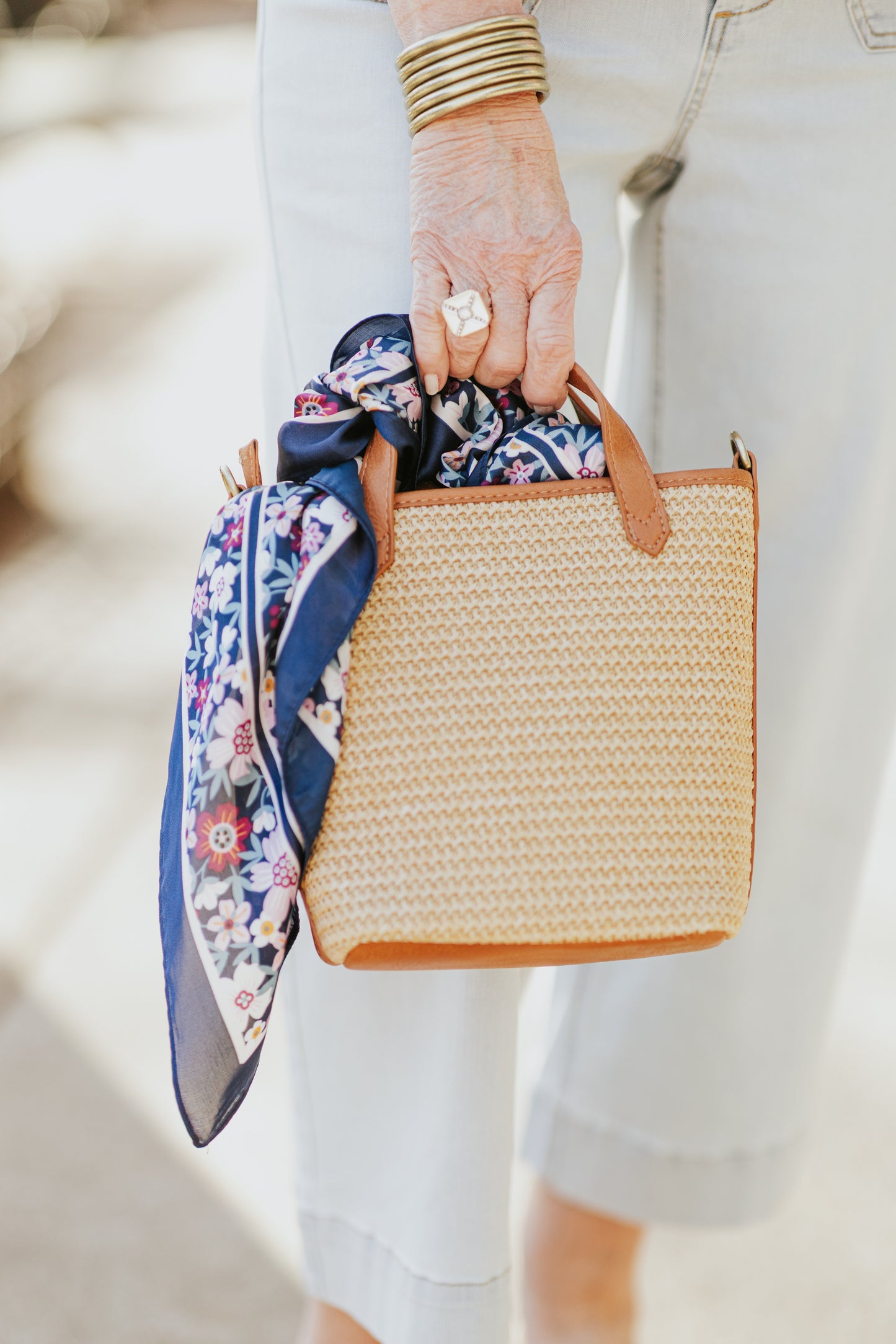 MINI BUCKET STRAW BAG