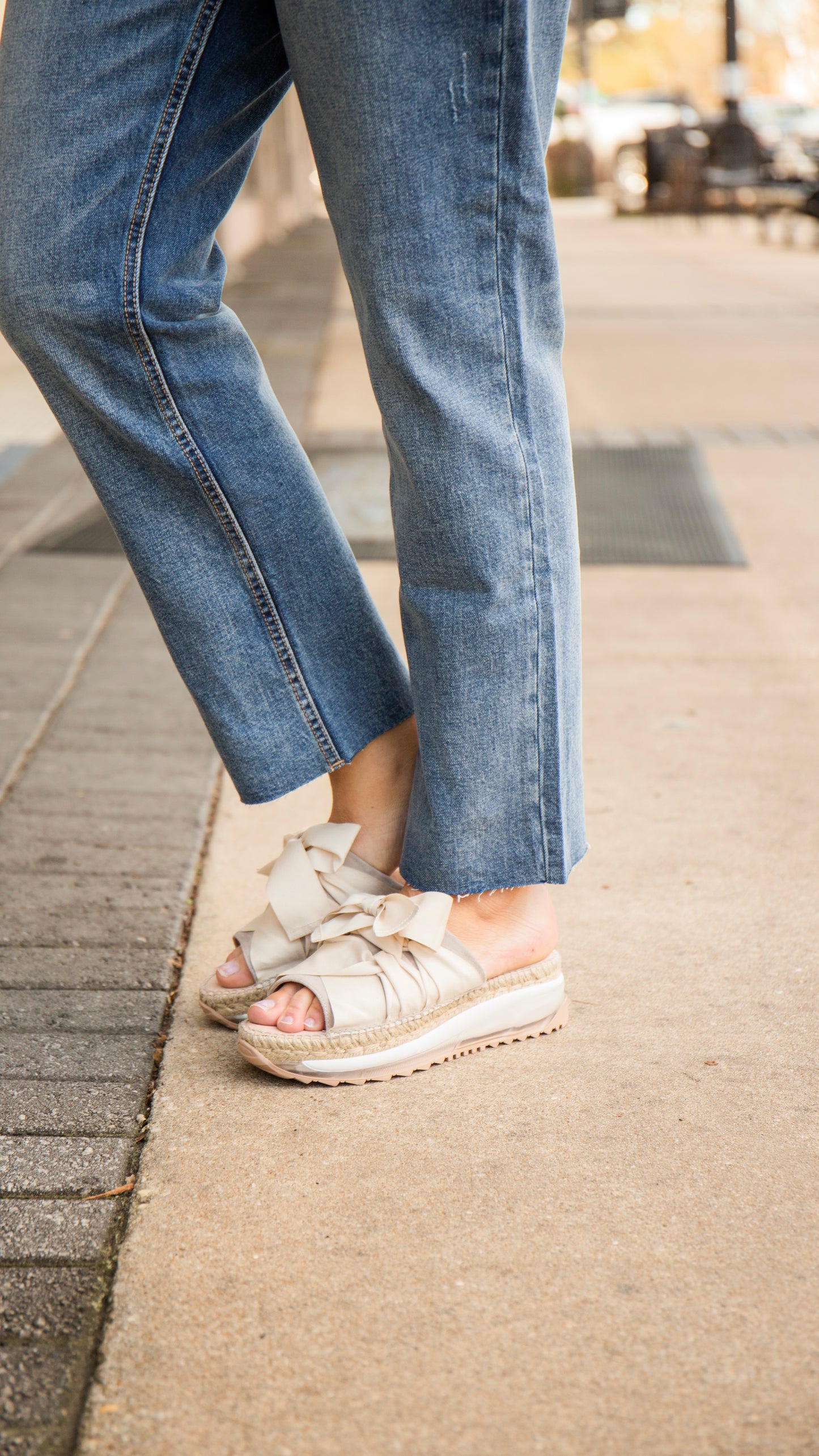 CHAMPIN SPORT SANDAL IN IVORY