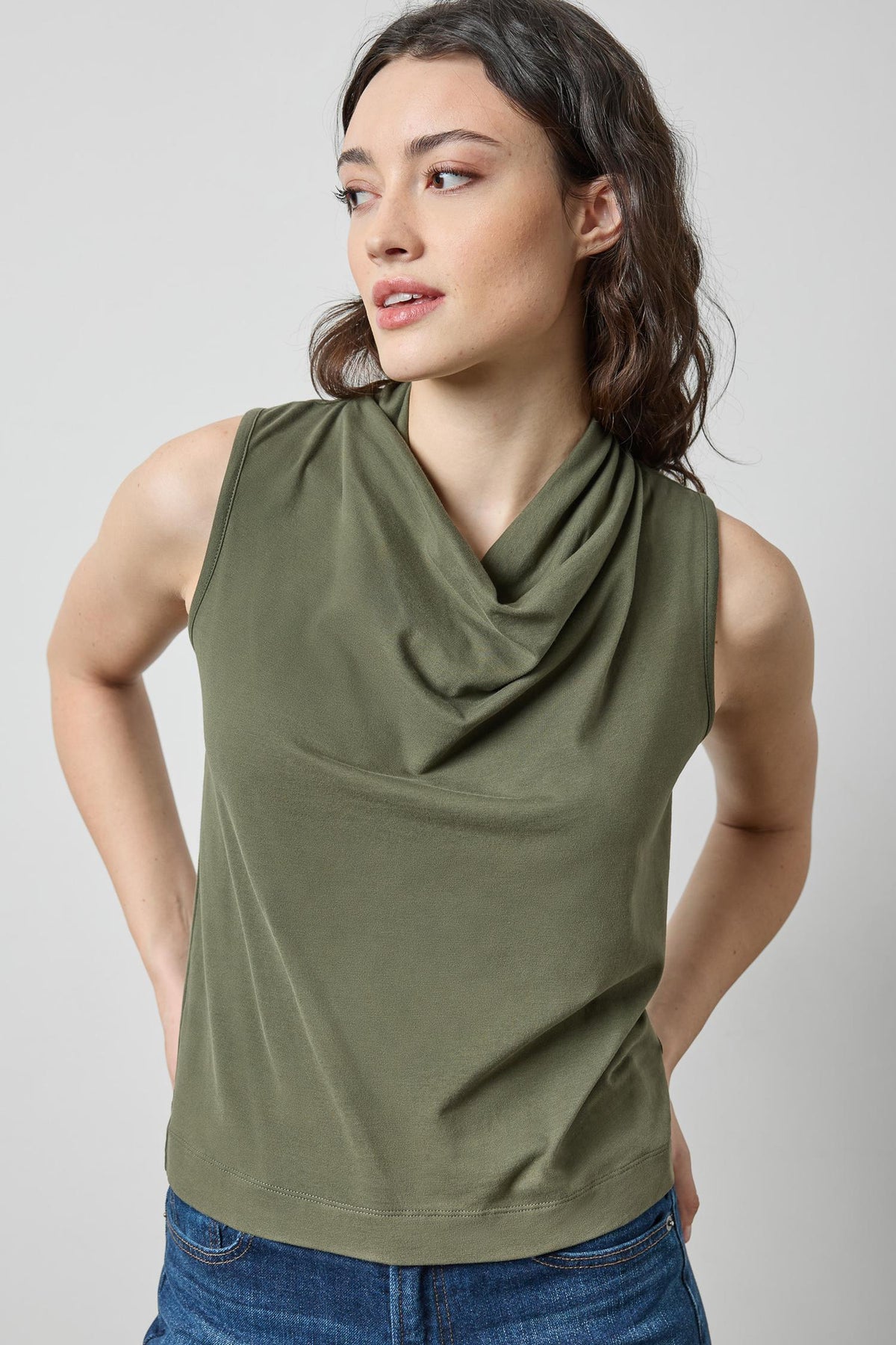 DRAPE NECK SLEEVELESS TOP