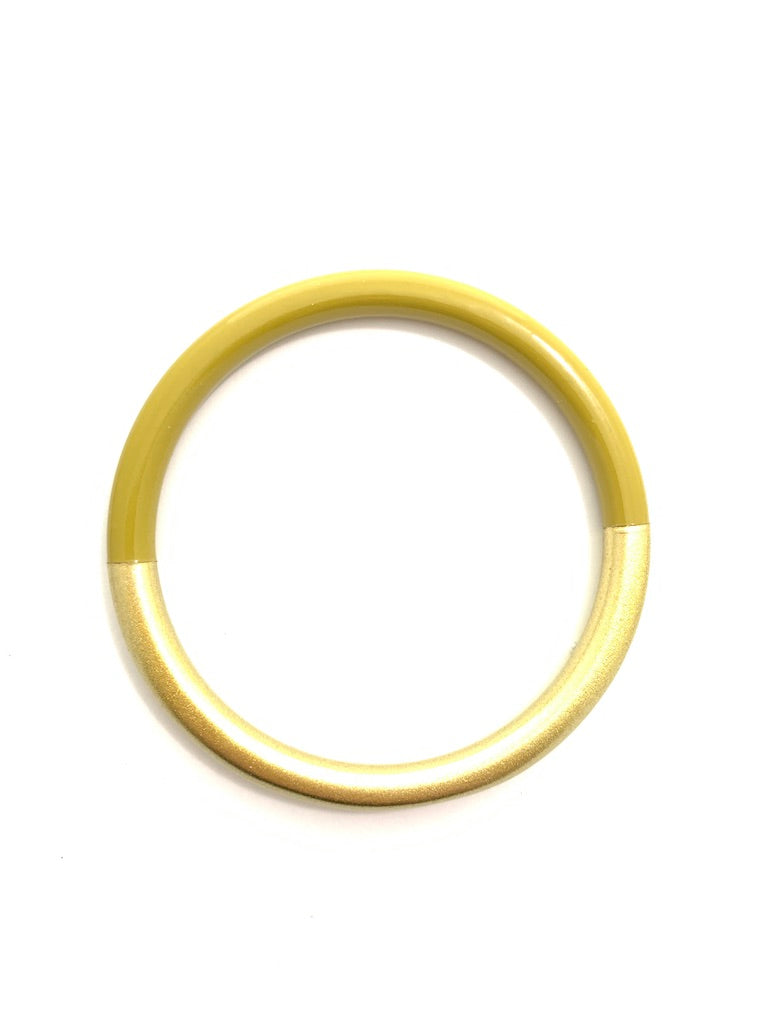 HORN COLORED BANGLES