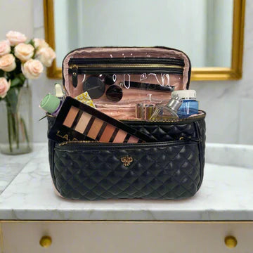 BLACK QUILTED PURSEN TRAIN CASE