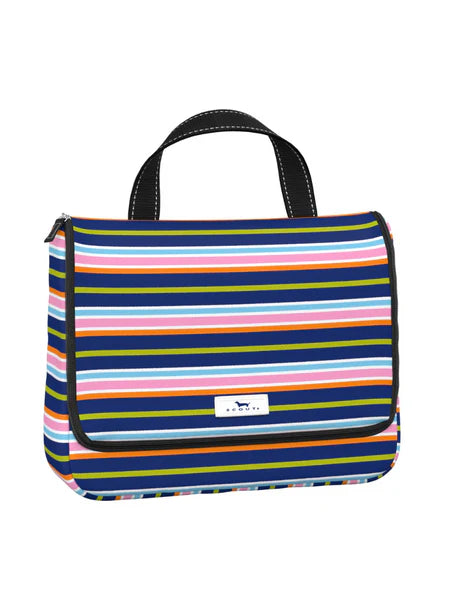 SCOUT HANGING TOILETRY BAG