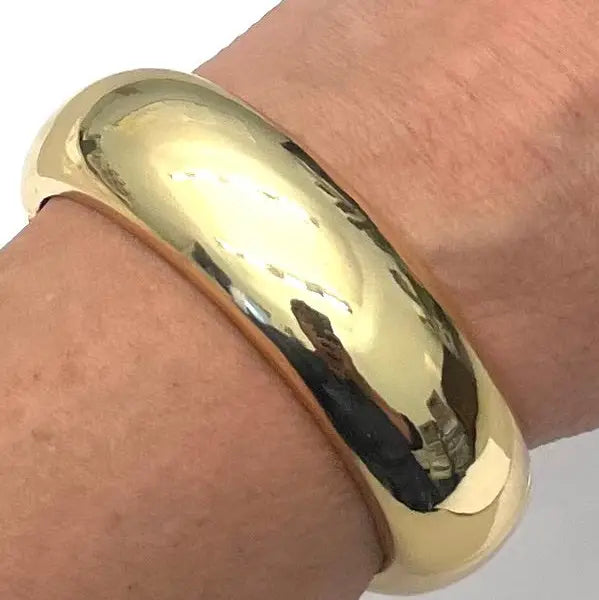 SMOOTH GOLD  HINGE BANGLE